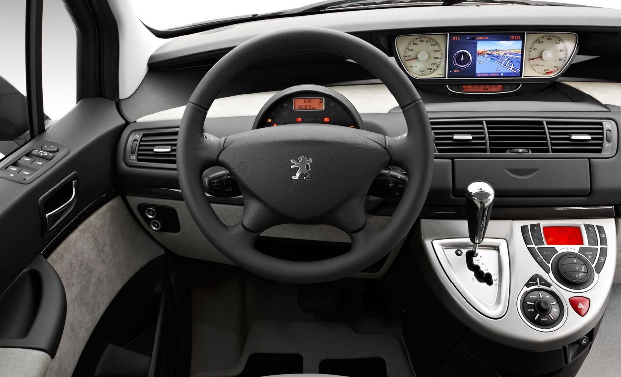 Peugeot () 807 (E):  