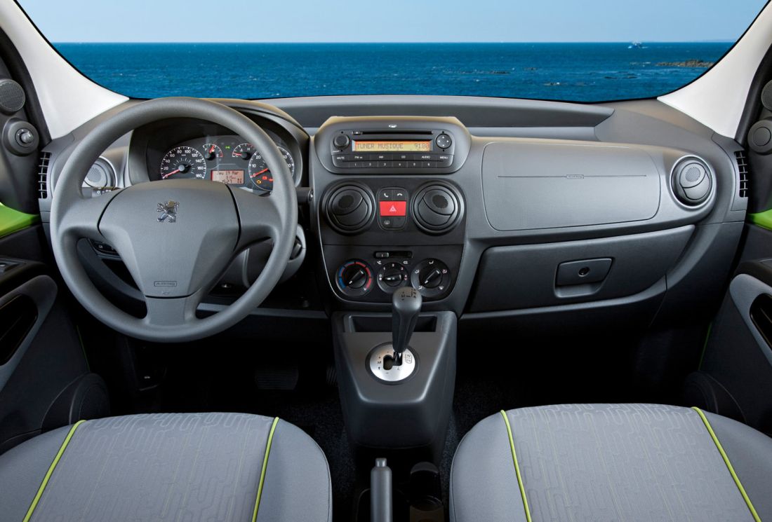 Peugeot () Bipper Tepee:  