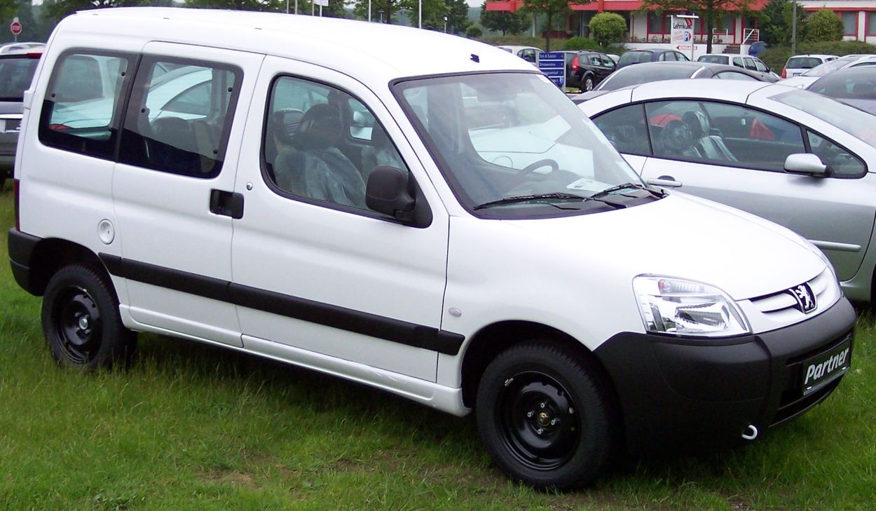 Peugeot () Partner II:  