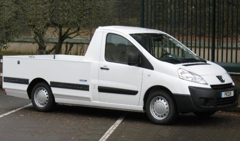 Peugeot () Expert II:  