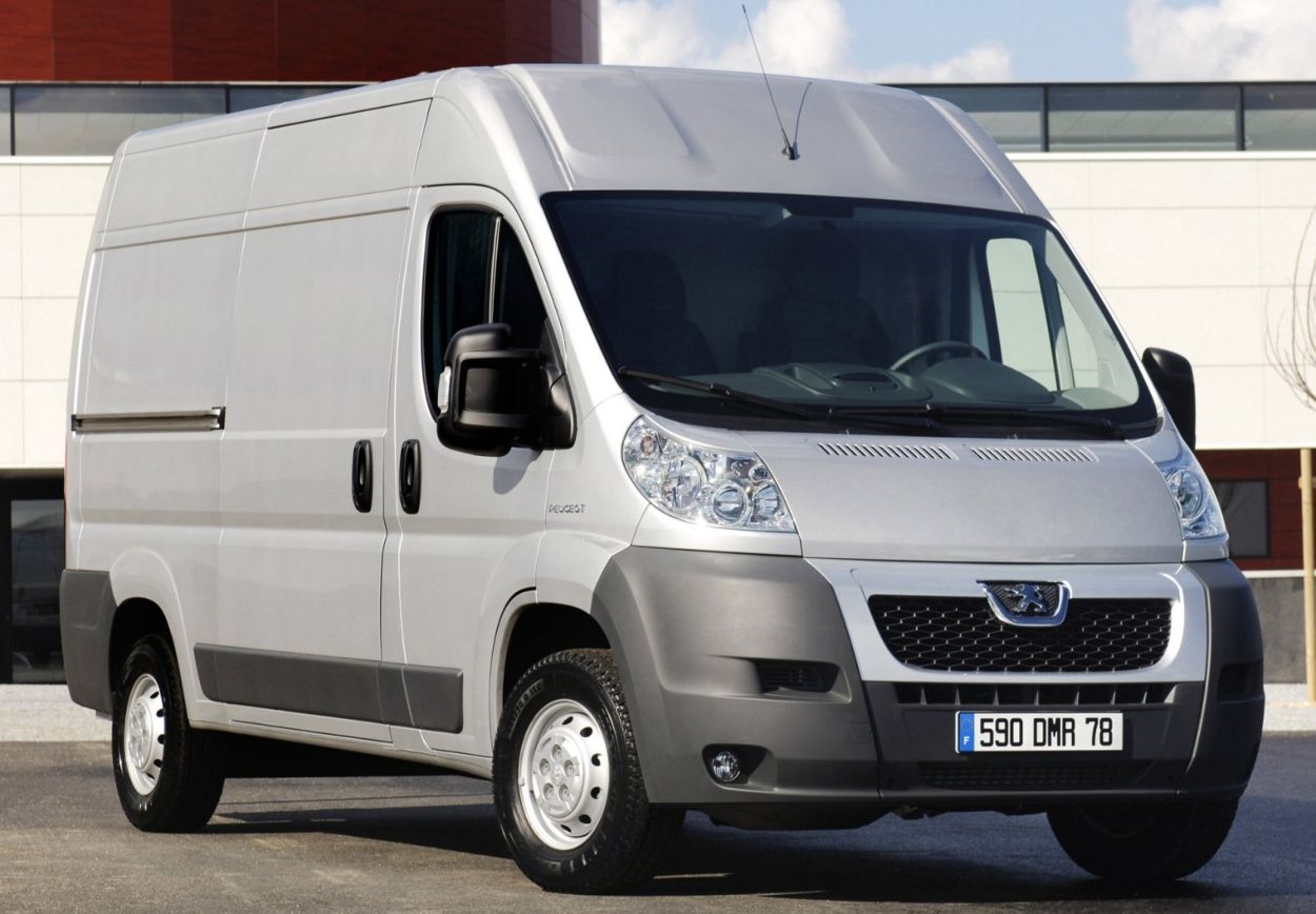 Peugeot () Boxer III Furgon:  