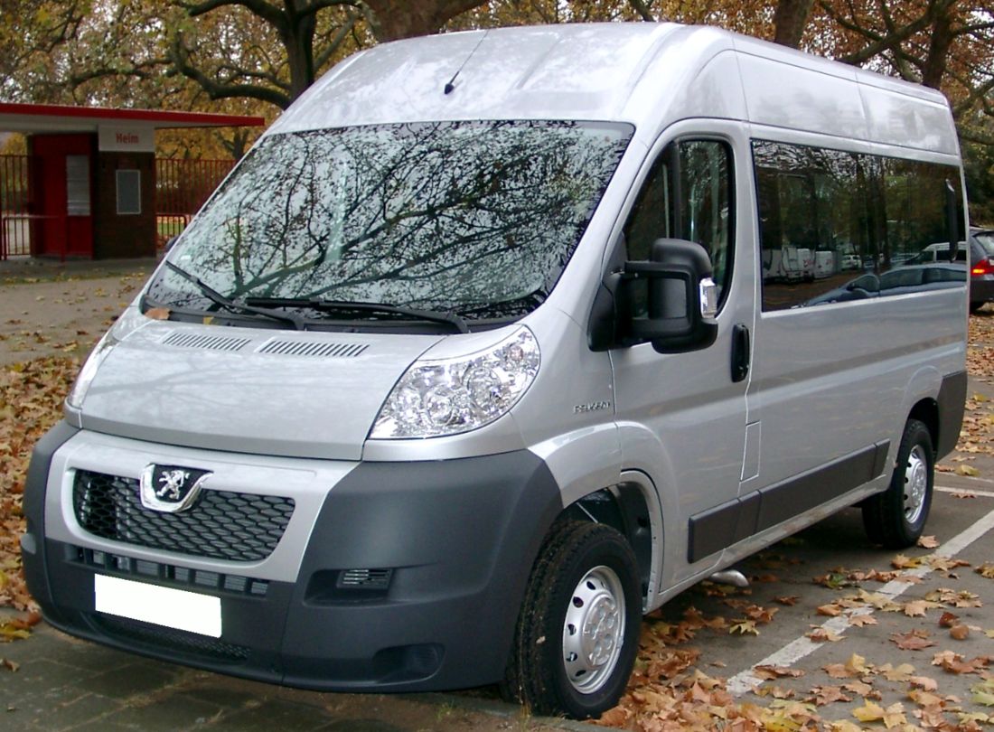 Peugeot () Boxer III Bus:  