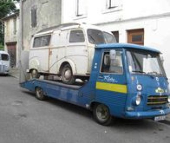 Peugeot () J7:  