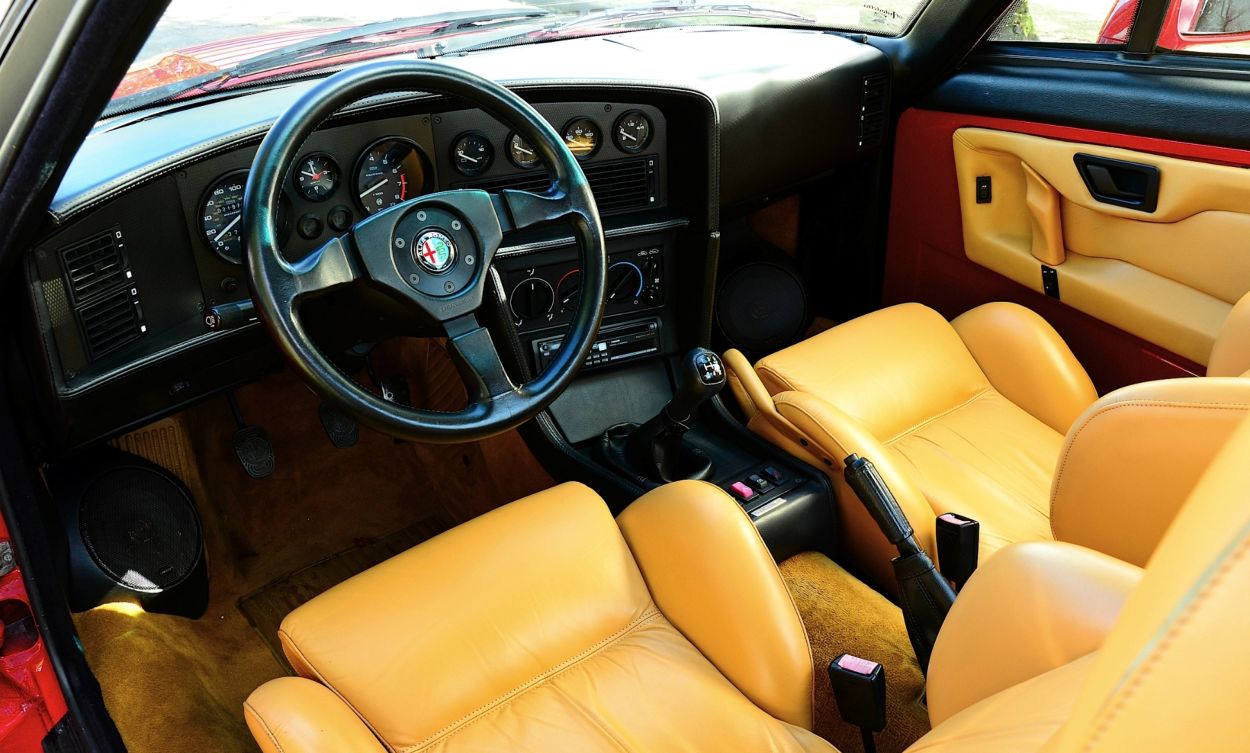 Alfa Romeo ( ) SZ:  