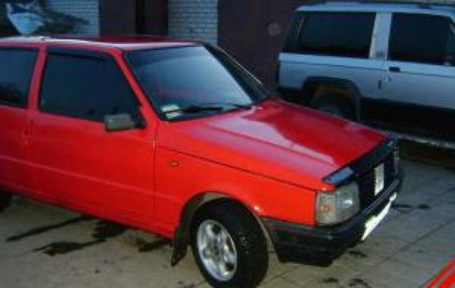 FIAT () Duna Hatchback:  