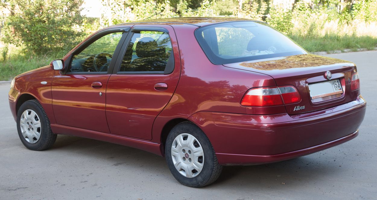FIAT () Albea:  