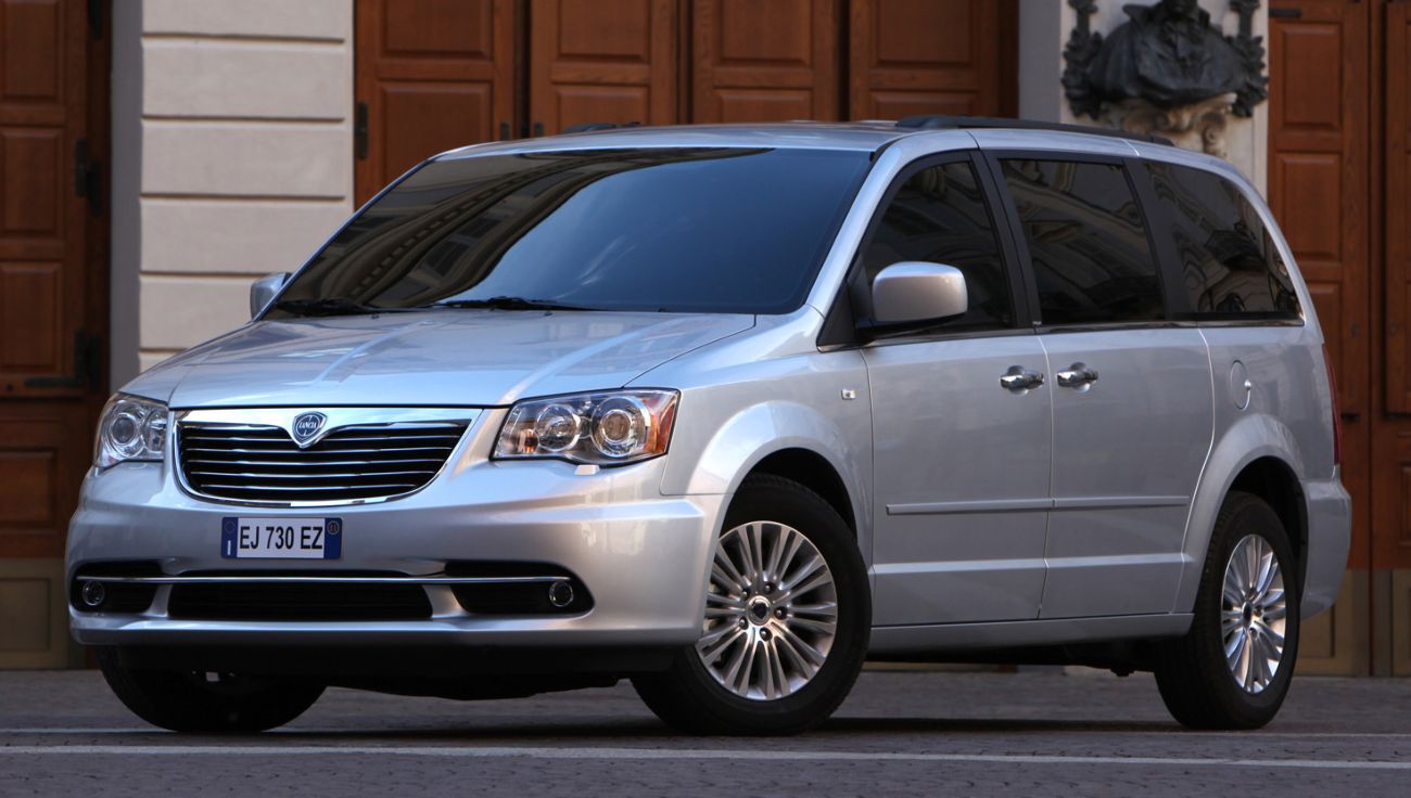 Lancia () Voyager (404, RT):  