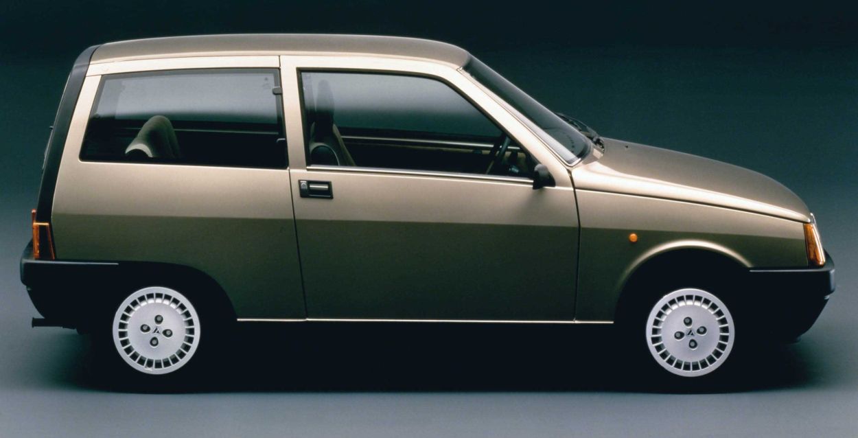 Lancia () Y10 (156):  