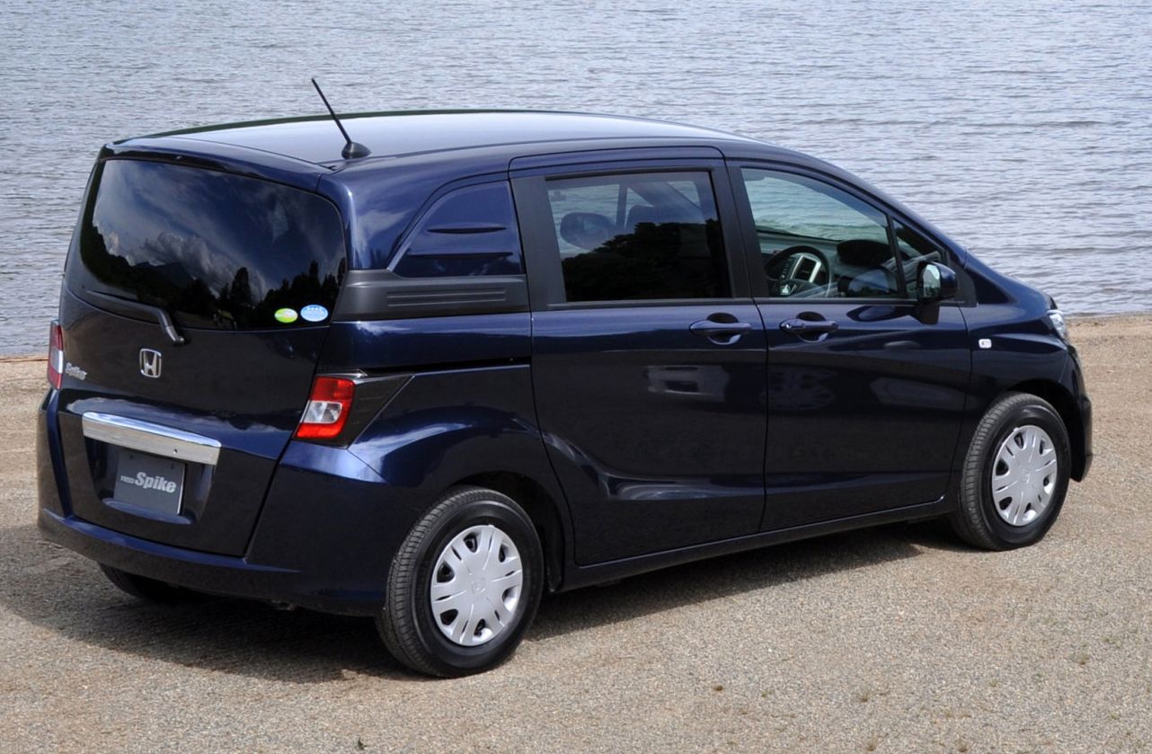 Honda () Freed Spike I:  