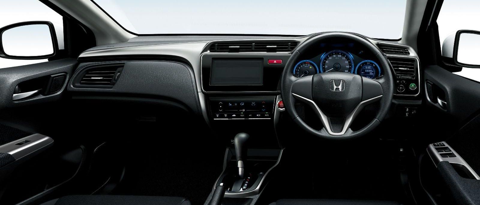 Honda () Grace I (GM_):  