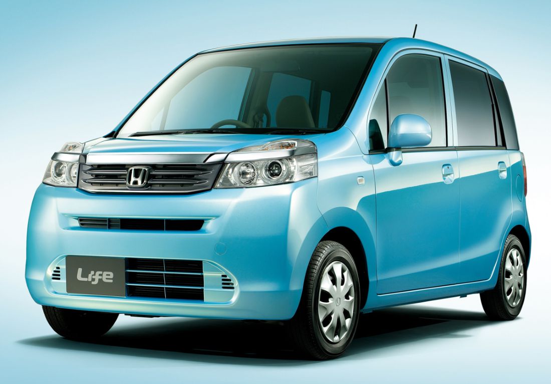 Honda () Life V:  
