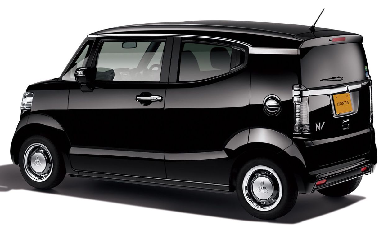 Honda () N-BOX Slash:  