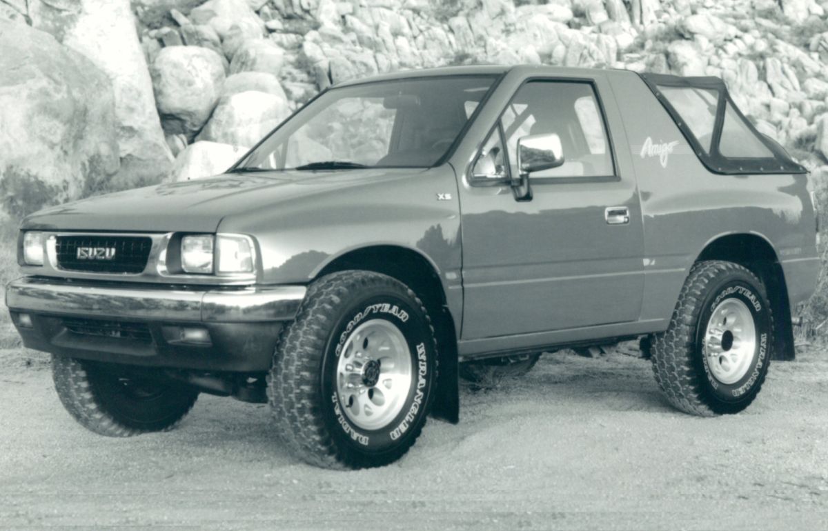 Isuzu () Amigo, Rodeo, Vega I:  