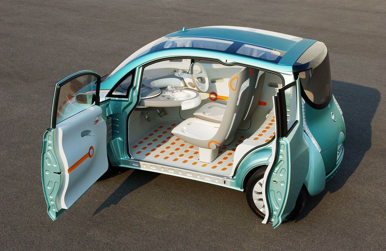 Nissan () Effis Concept:  
