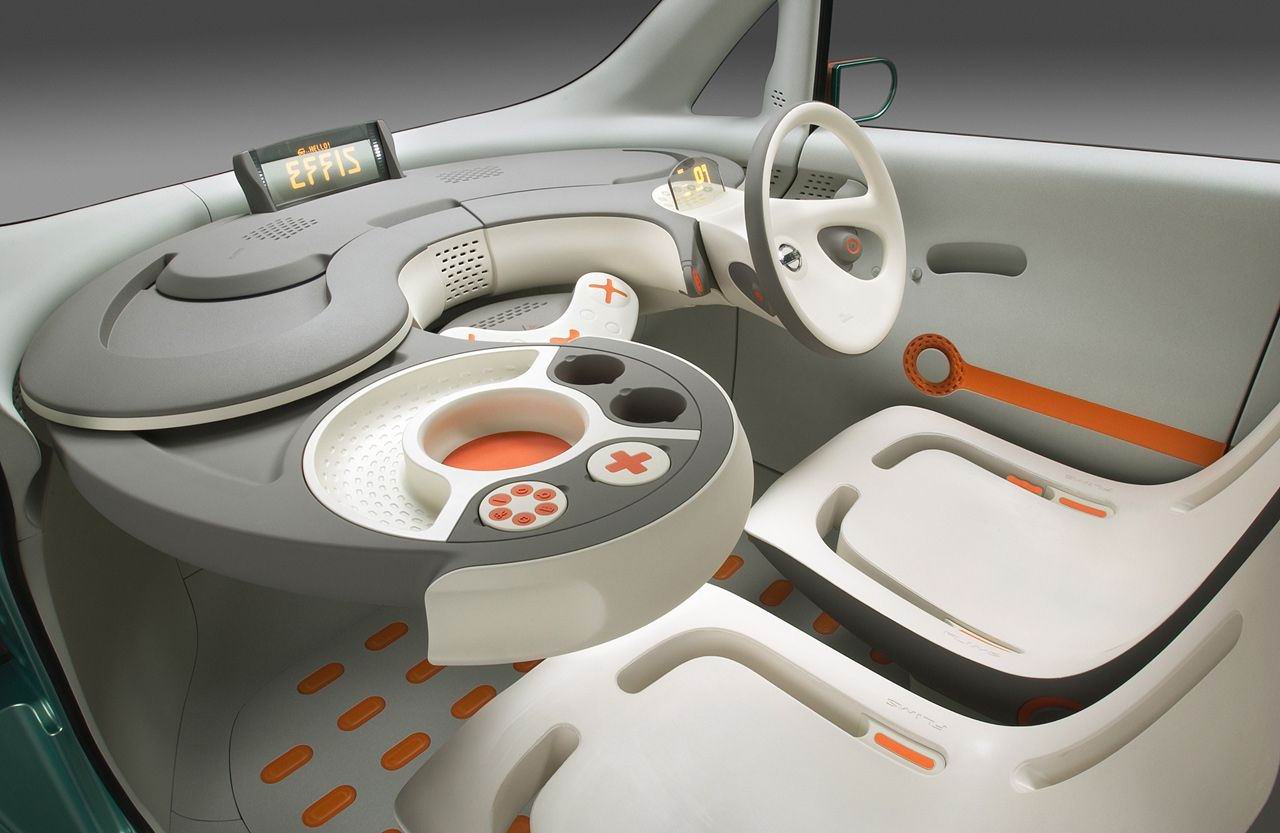 Nissan () Effis Concept:  