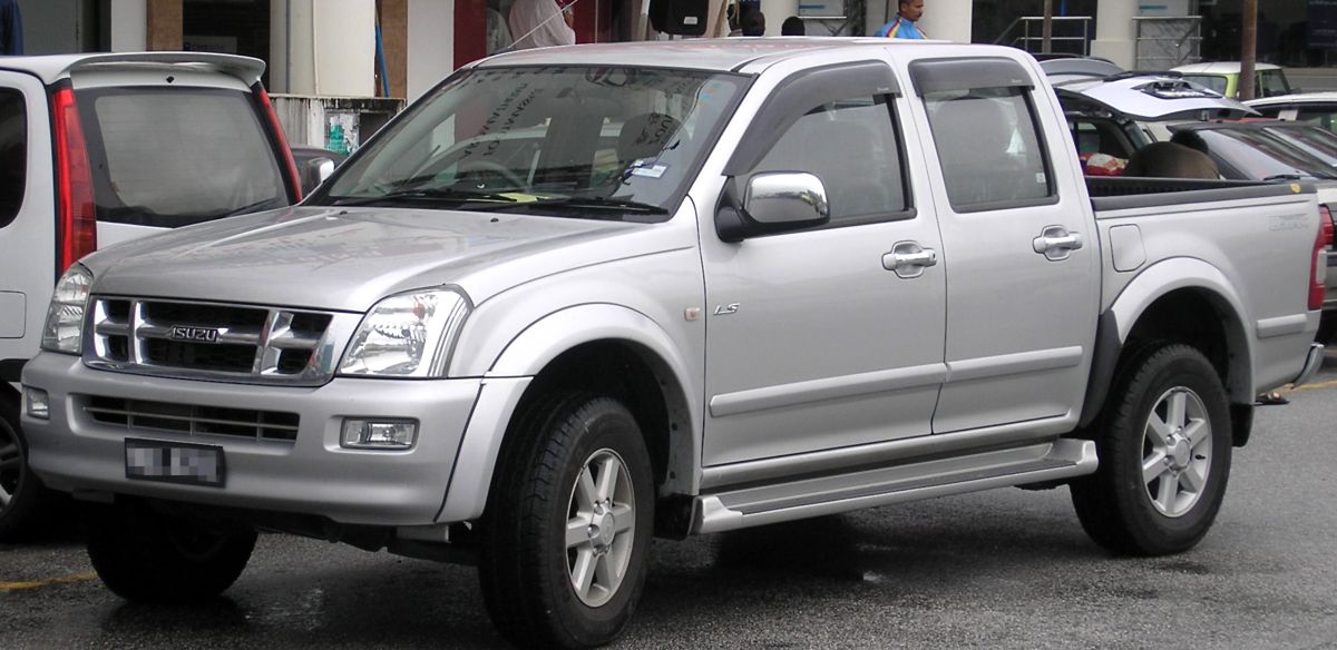 Isuzu () D-Max I (8DH):  