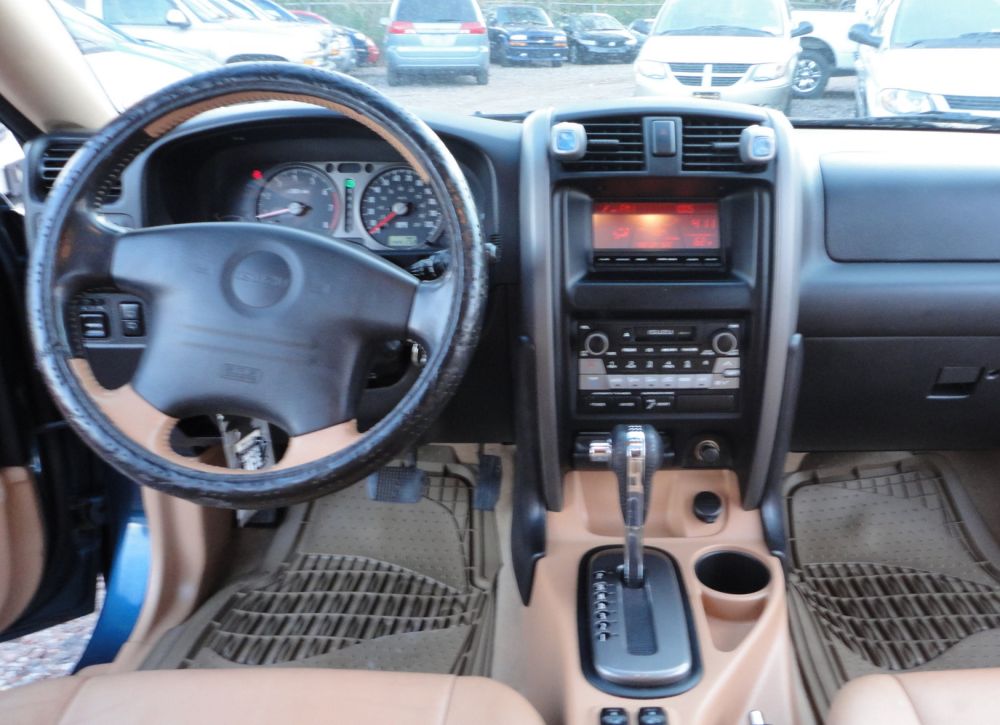 Isuzu () Axiom:  
