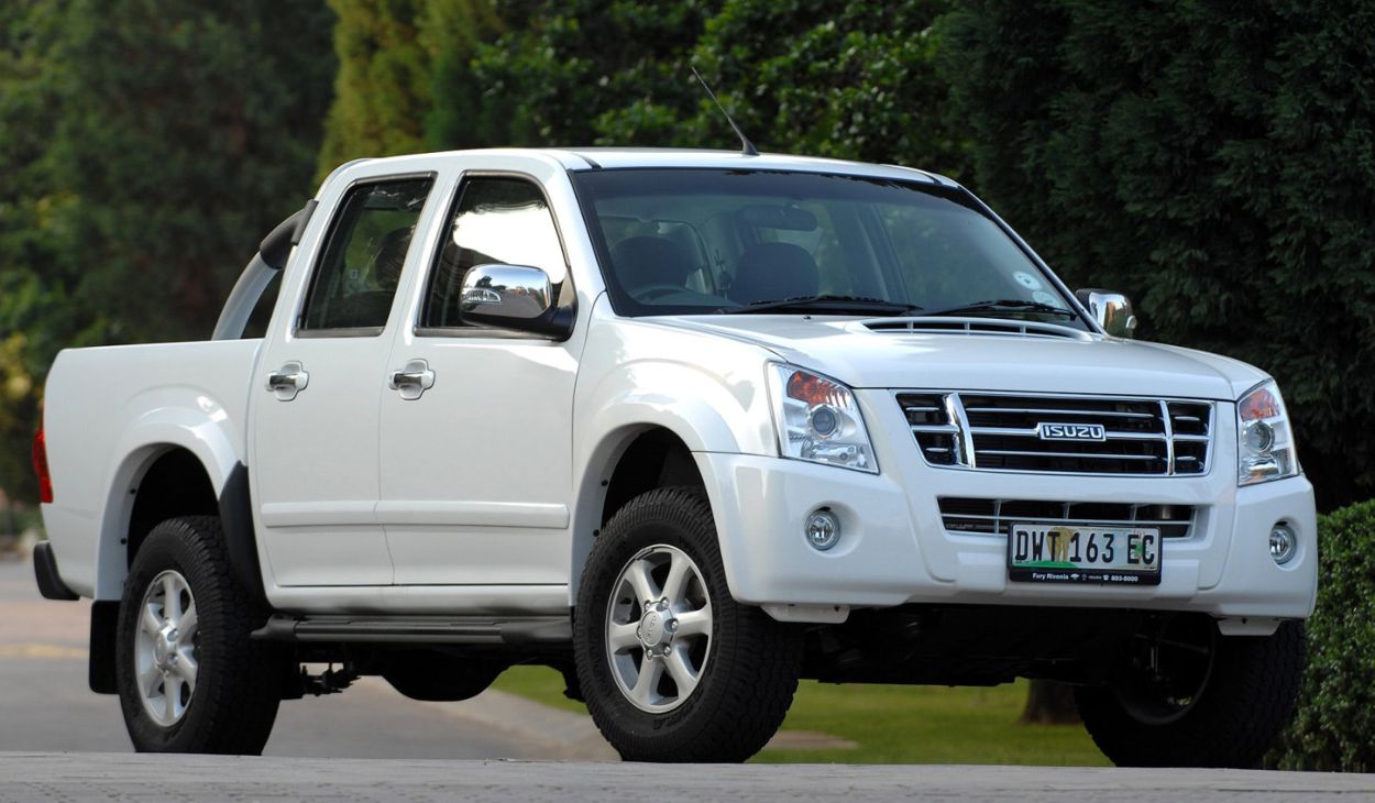 Isuzu () KB IV:  