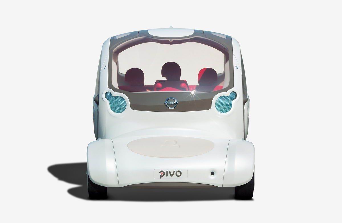 Nissan () Pivo Concept:  