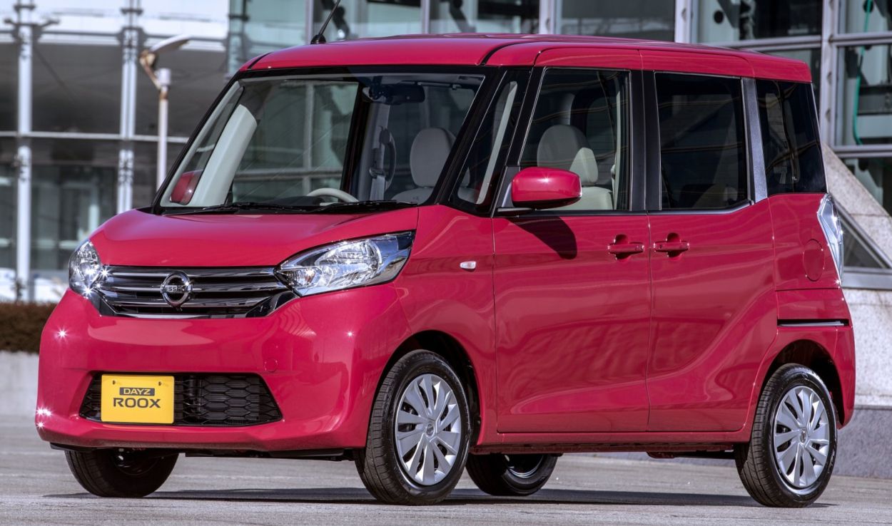 Nissan () DAYZ Roox I:  
