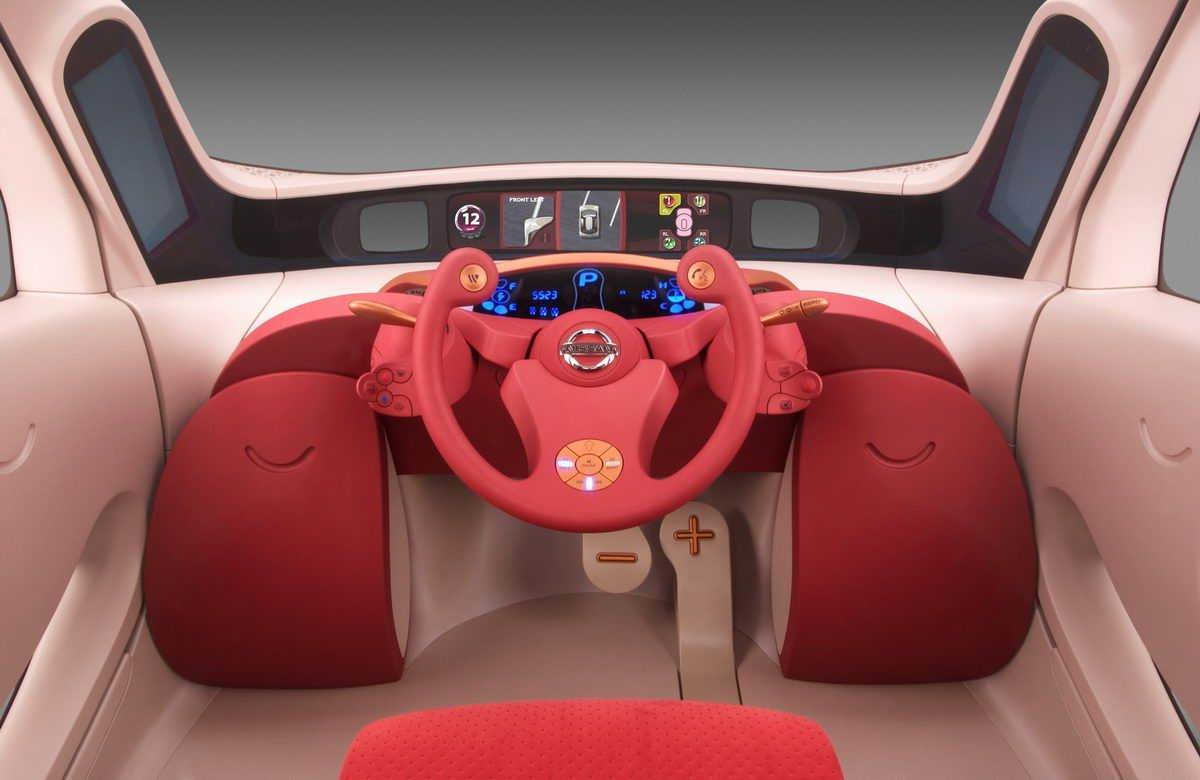 Nissan () Pivo Concept:  