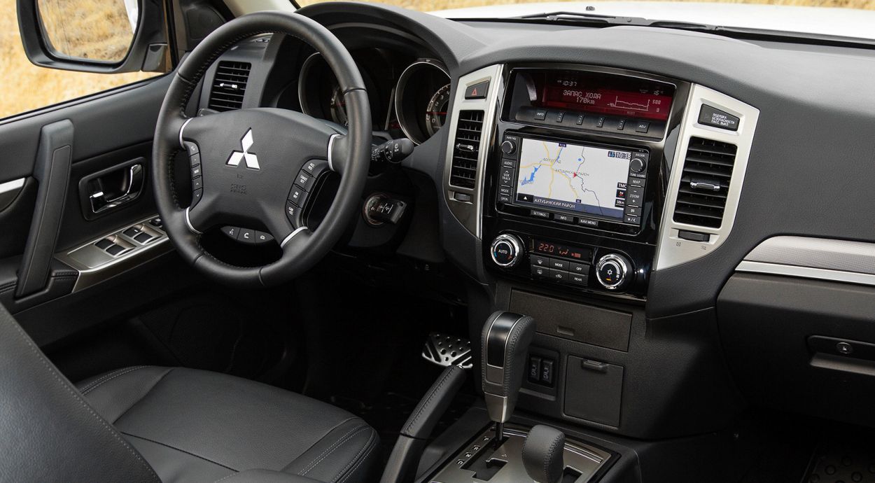 MMC Mitsubishi () Pajero IV (V8_W, V9_W):  
