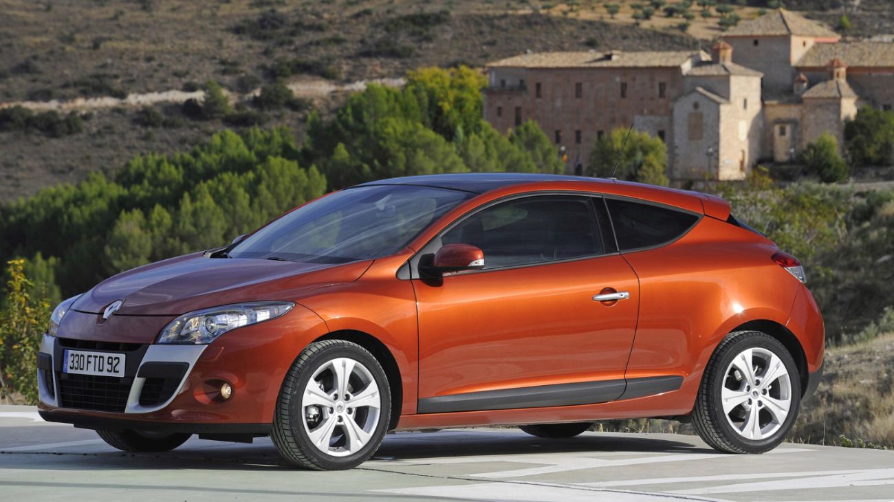 Renault () Megane III Coupe (DZ0_):  