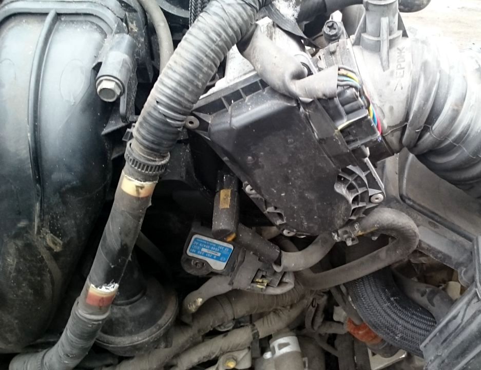 Mazda () LF-VD:  