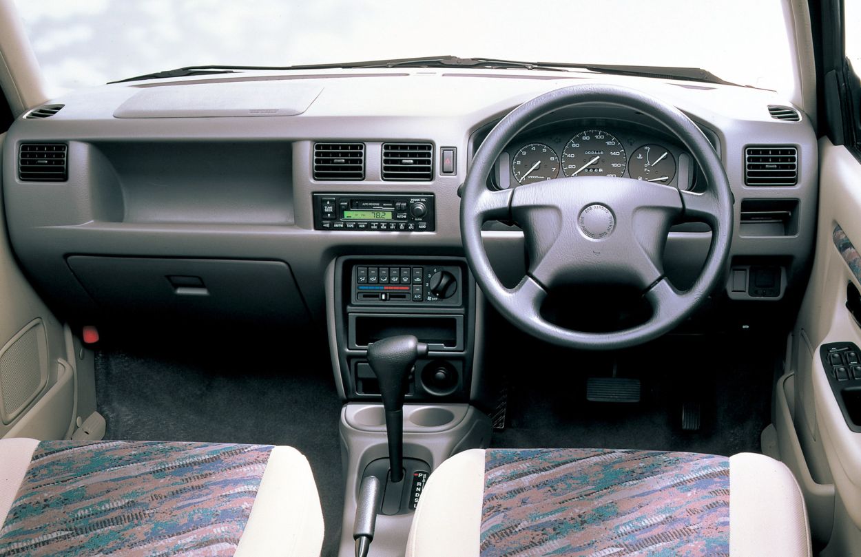Mazda () Demio I (DW):  
