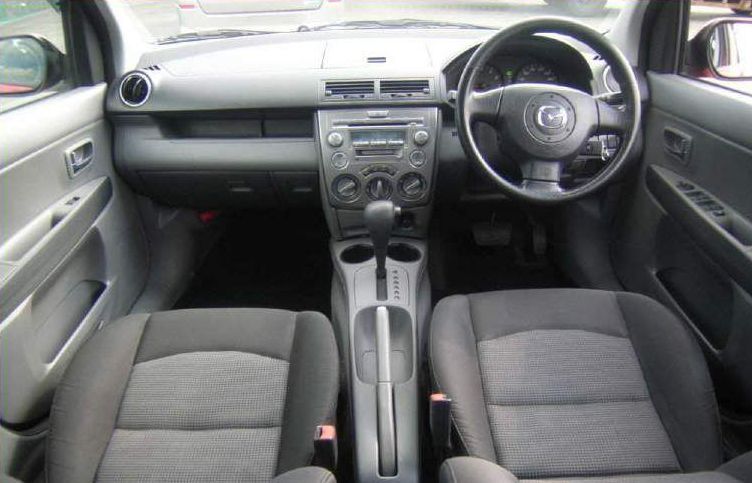 Mazda () Demio III (DE):  