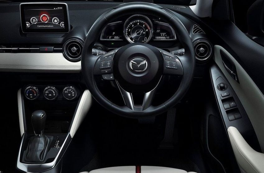 Mazda () Demio IV (DJ):  