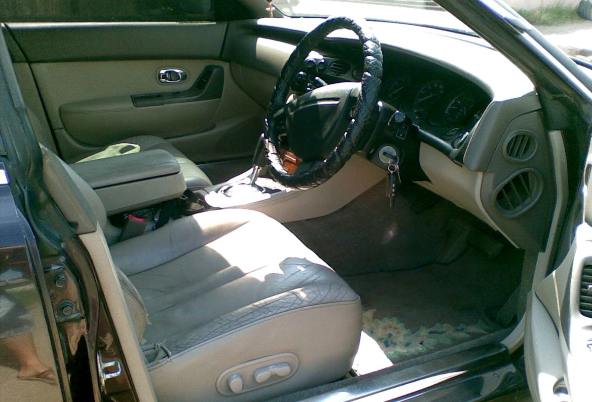 Mazda () Sentia I (HD):  