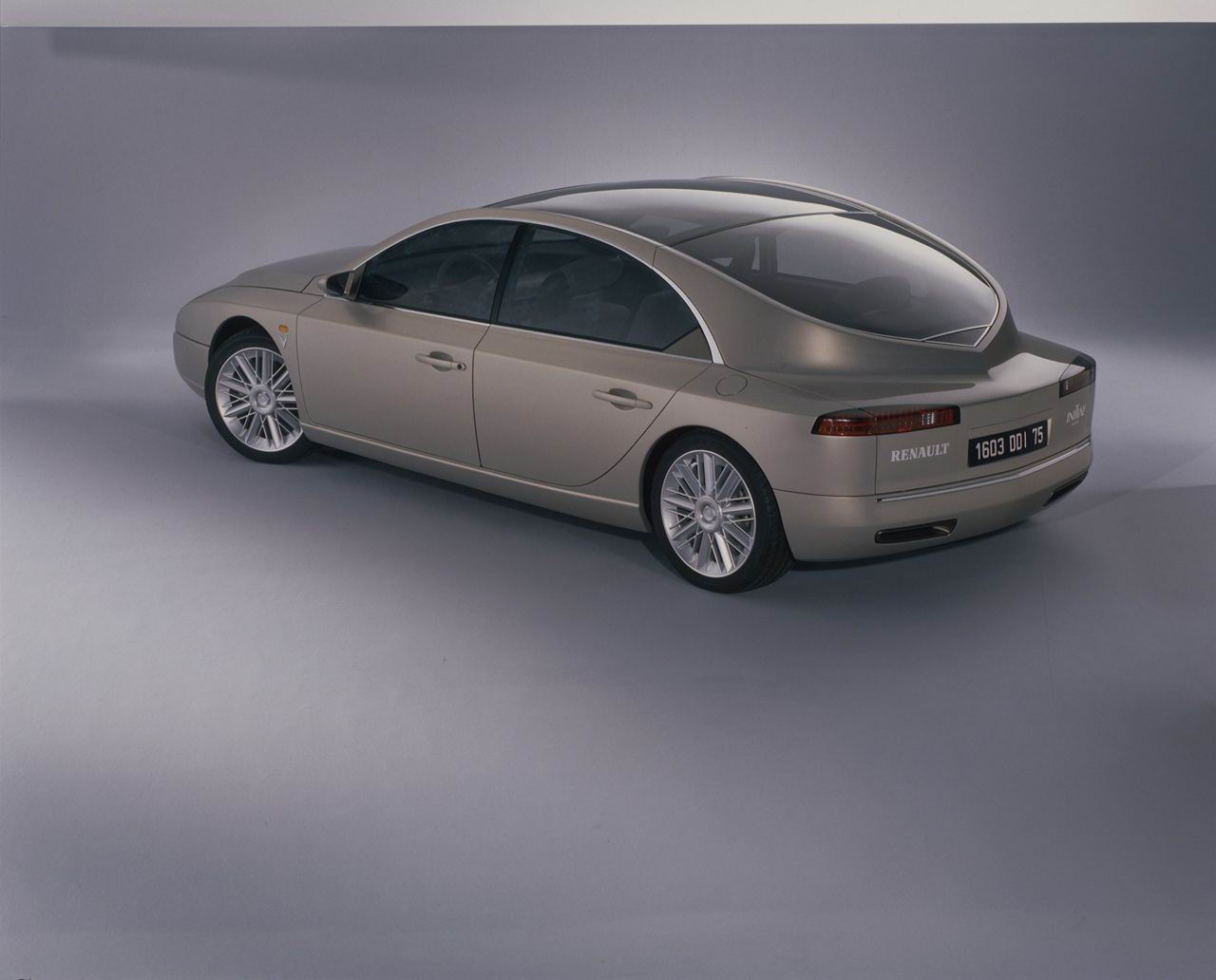 Renault () Initiale Concept:  