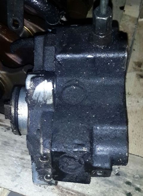 Hyundai () D4EA, D4EB (3310027400):  