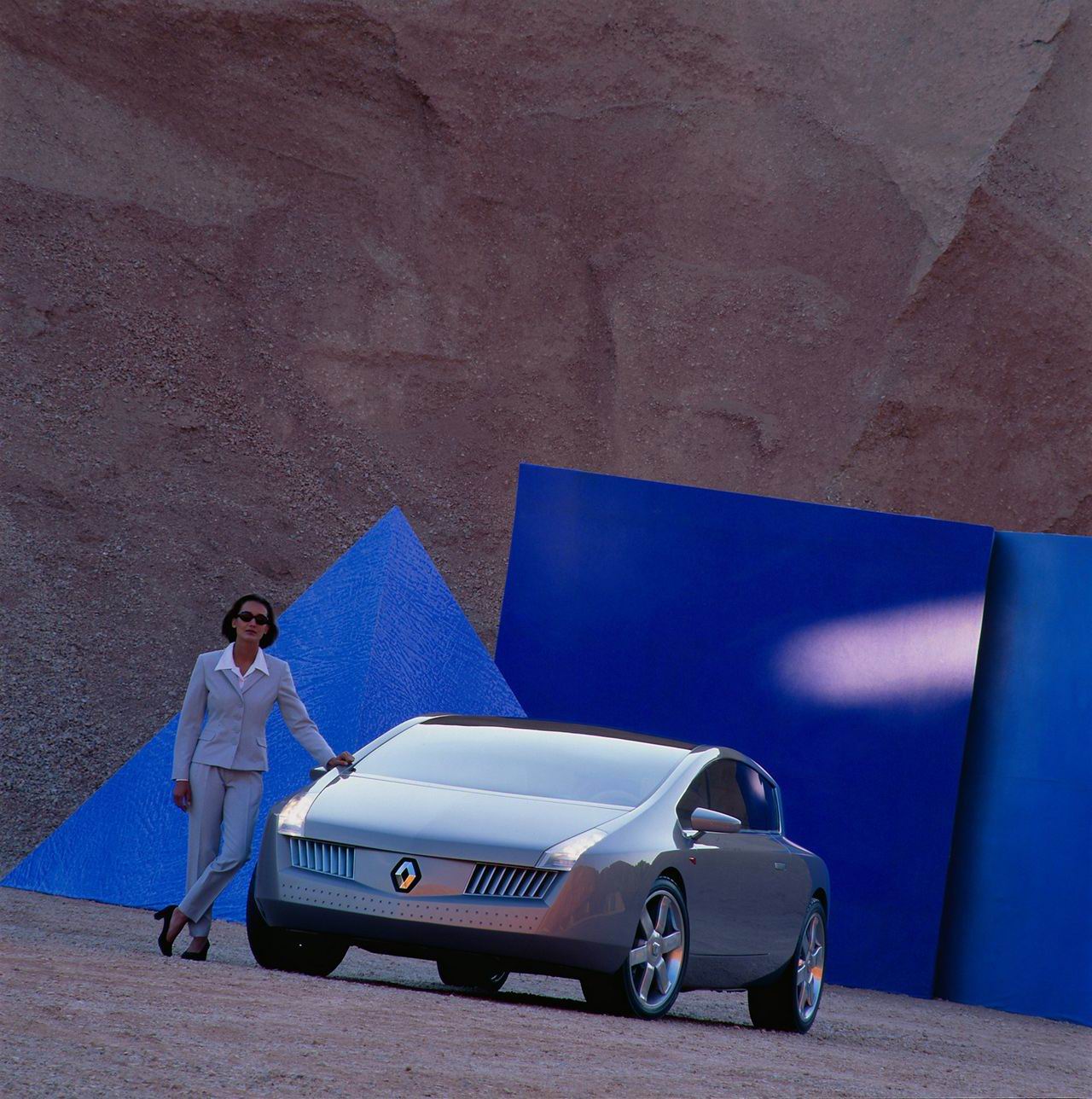 Renault () Vel Satis Concept:  