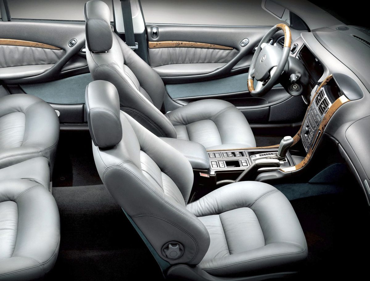 Daewoo () Statesman:  