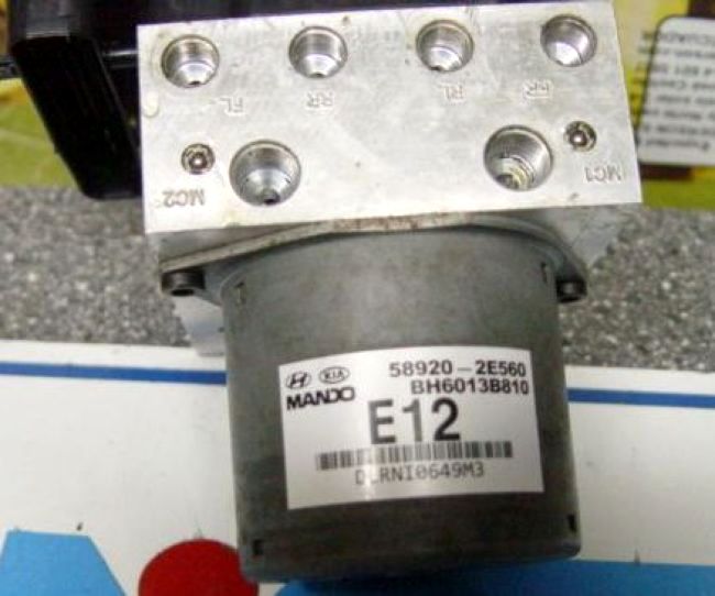 Hyundai () ABS OEM: 58920-2E560:  