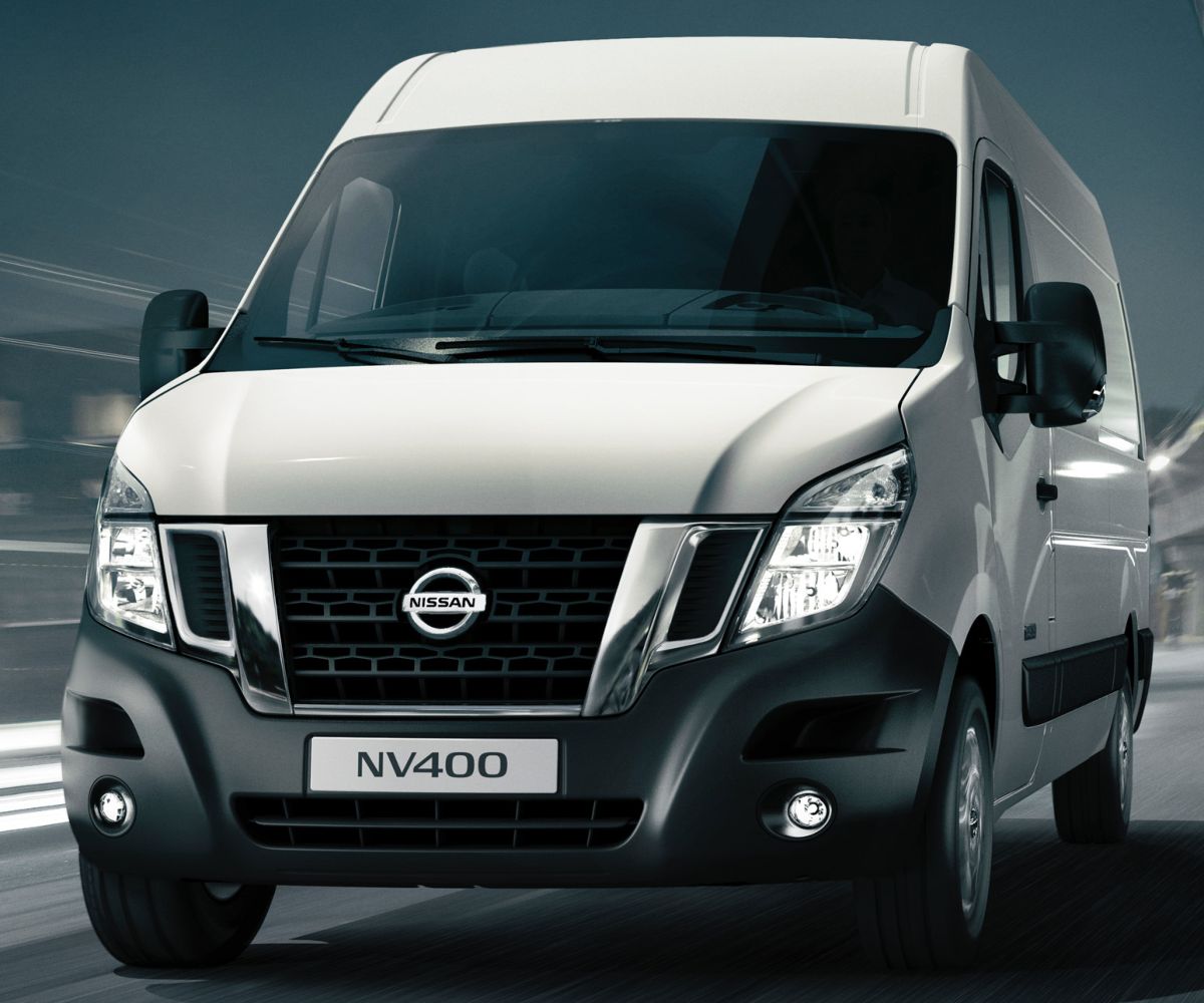 Nissan () NV 400:  