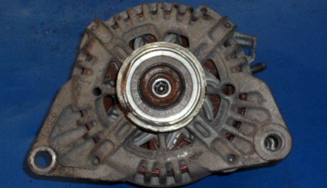 Hyundai () 37300-2A400:  