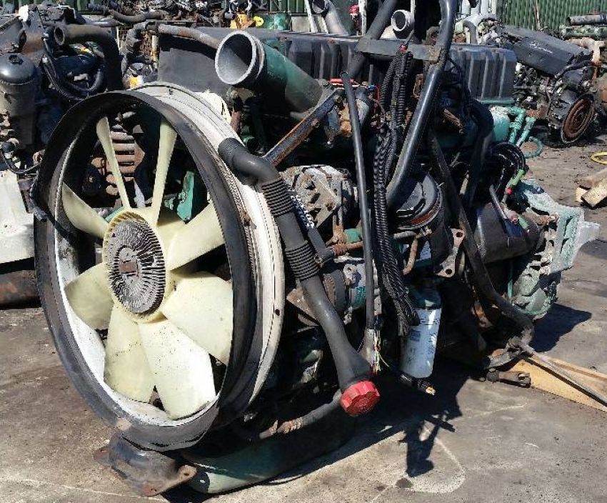 Volvo () D12A:  