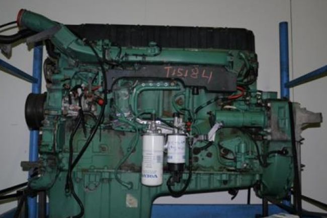 Volvo () D12D:  