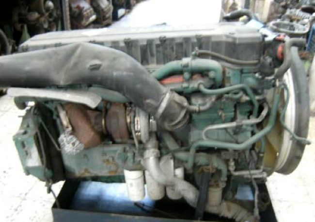 Volvo () D12D:  