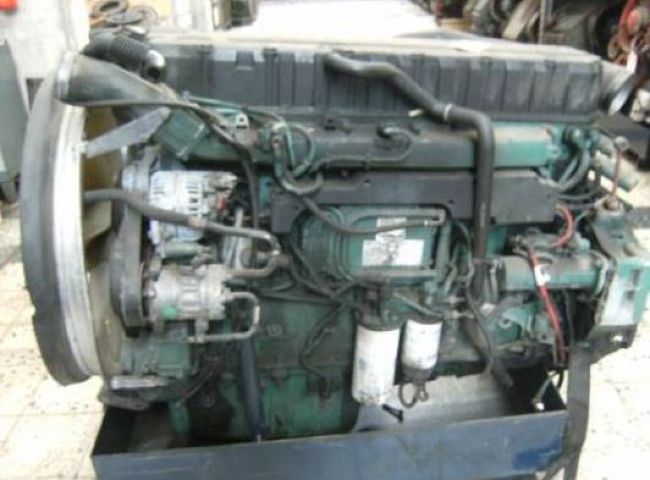 Volvo () D12D:  