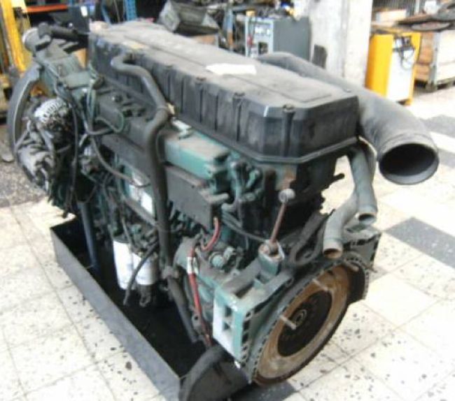 Volvo () D12D:  