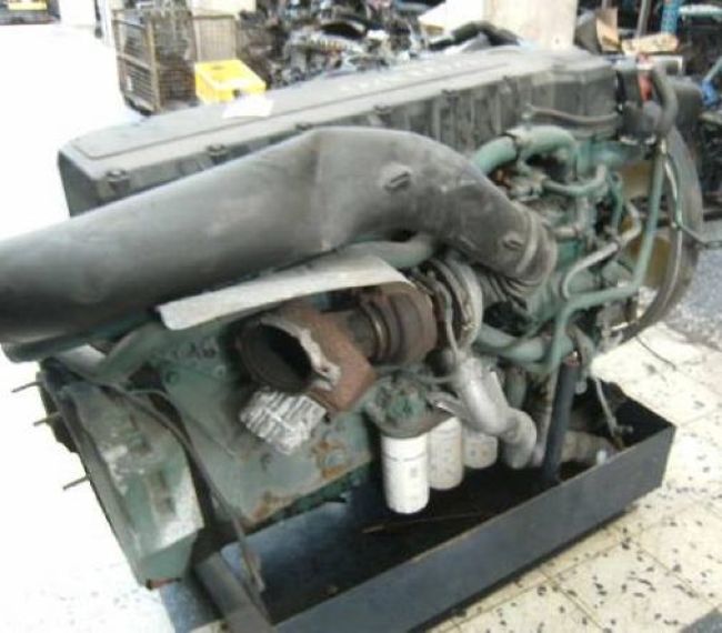 Volvo () D12D:  