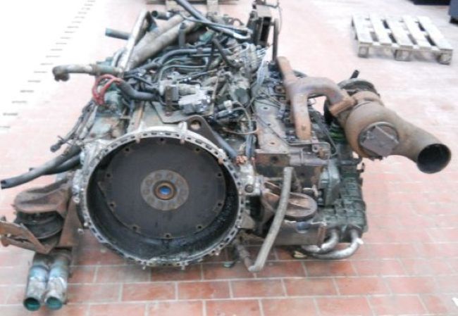 Volvo () THD102KB:  