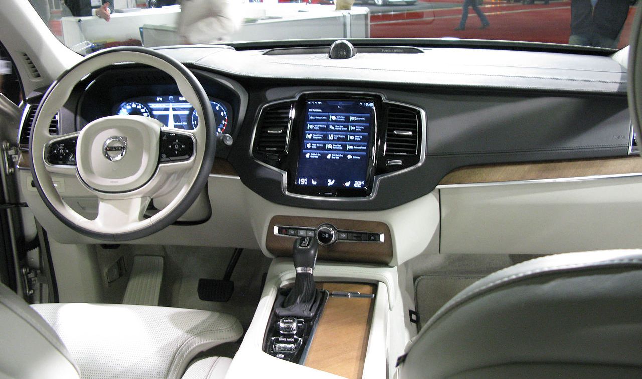 Volvo () XC90 II:  