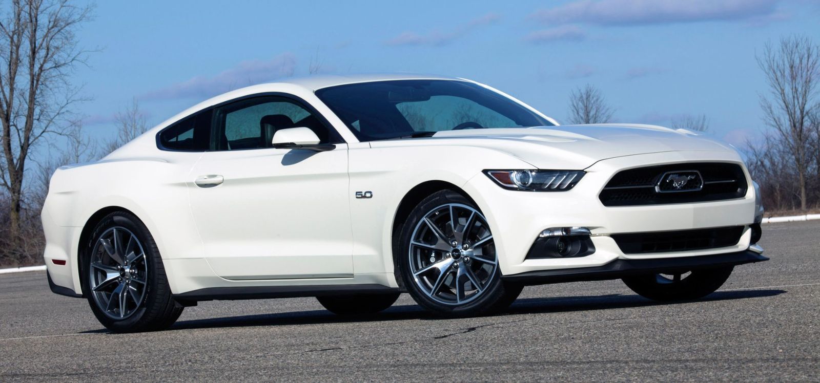 Ford () Mustang VI:  