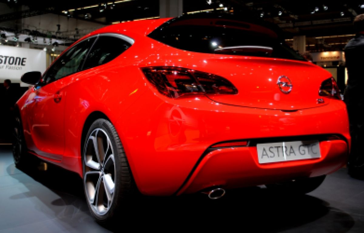 Opel () Astra J IV GTC:  