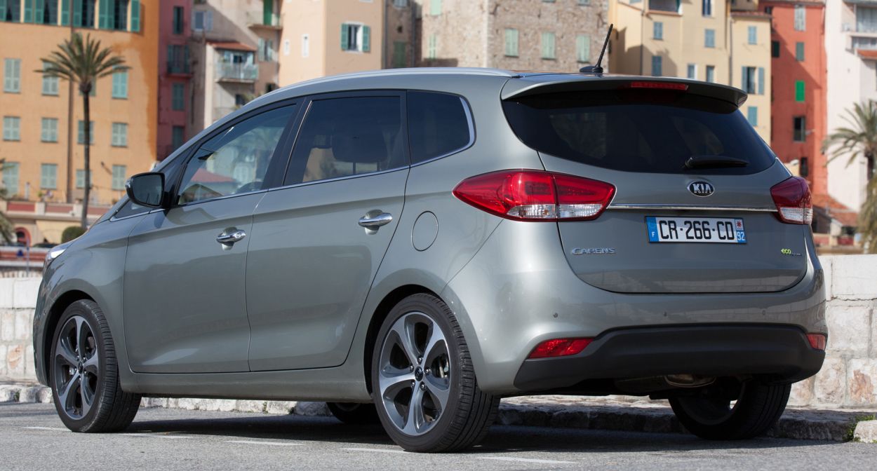 Kia () Carens IV:  